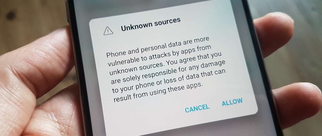 Unknown Sources in Android: Với chế độ độc lập và khả năng tùy chỉnh của hệ điều hành Android, người dùng có thể truy cập vào kho ứng dụng Google Play Store cũng như các nguồn tải xuống khác. Tuy nhiên, cần lưu ý rằng sử dụng các nguồn tải không đáng tin cậy có thể làm giảm bảo mật của điện thoại di động của bạn.